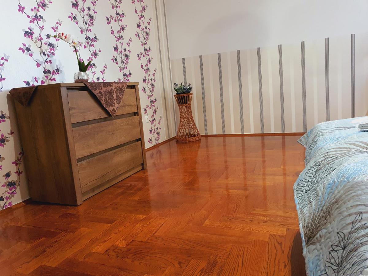 Adel Apartman Miskolc Exteriör bild