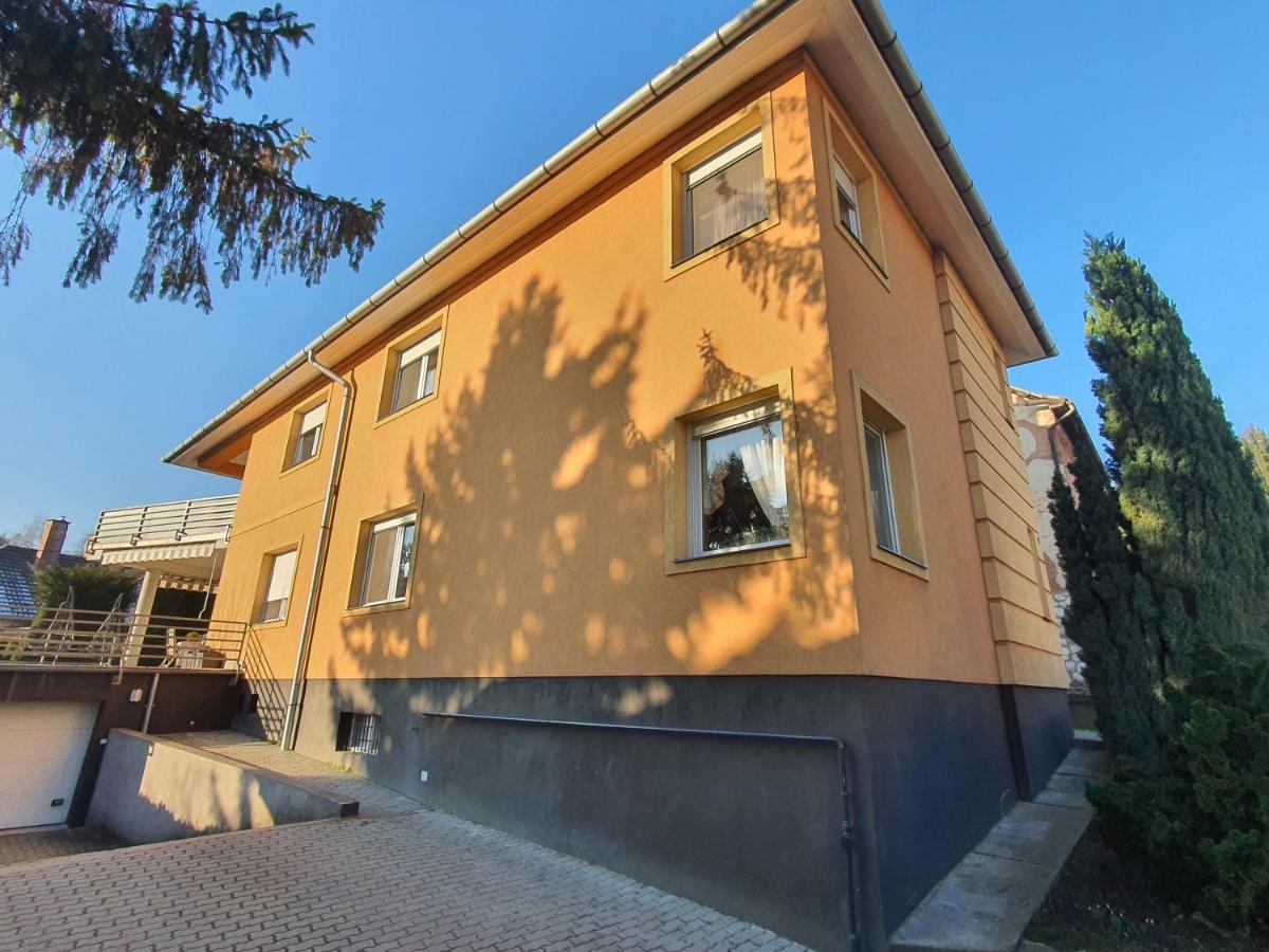 Adel Apartman Miskolc Exteriör bild