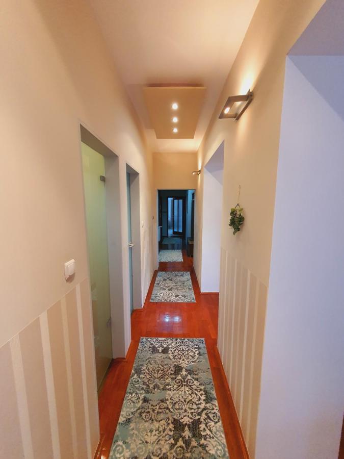 Adel Apartman Miskolc Exteriör bild